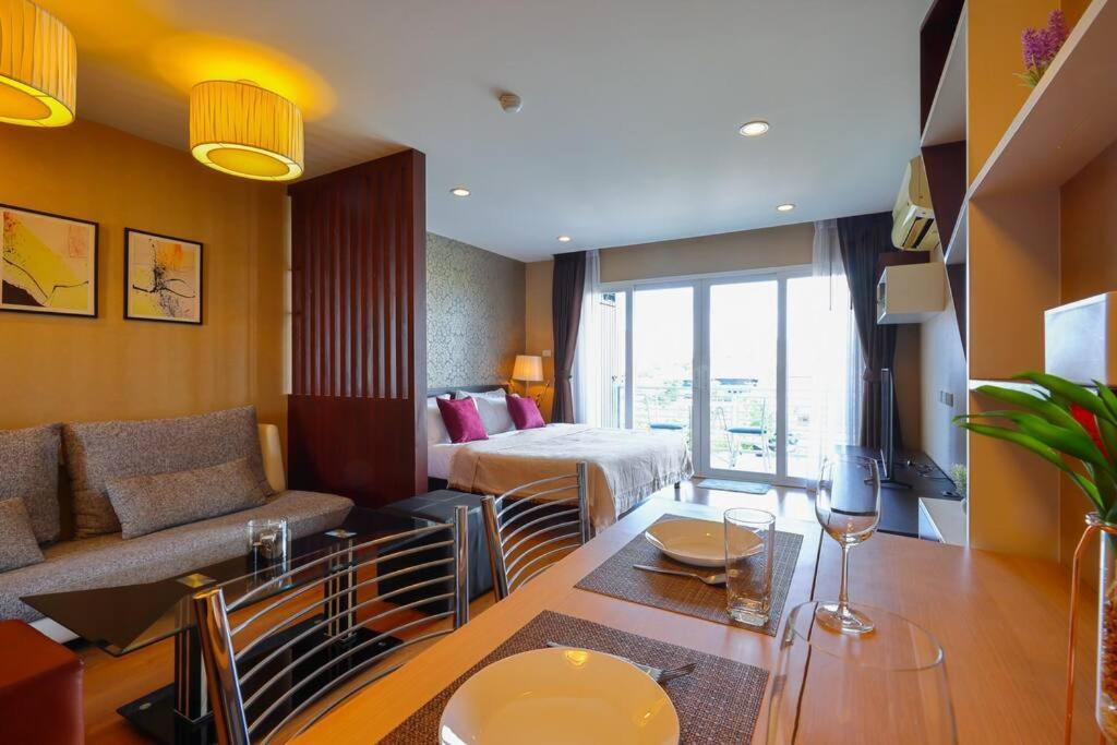 Luxury Living In Heart Of Nimman Lägenhet Chiang Mai Exteriör bild